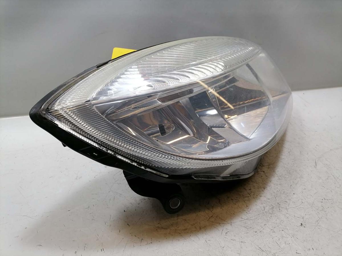 Skoda Fabia 2 Bj.2009 original Scheinwerfer vorn rechts Halogen H4